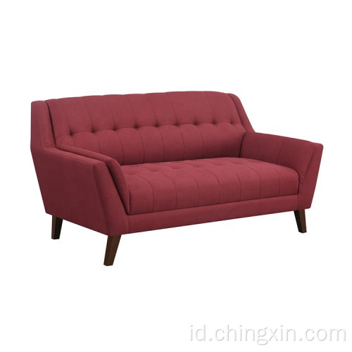 Sofa Santai Kain Merah Dua Kursi Ruang Tamu dengan Kaki Kayu Solid